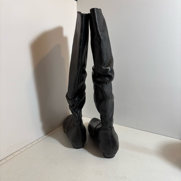 Gianni Bini women’s black leather slouched knees high boots in size 6 - Picture 3 of 10